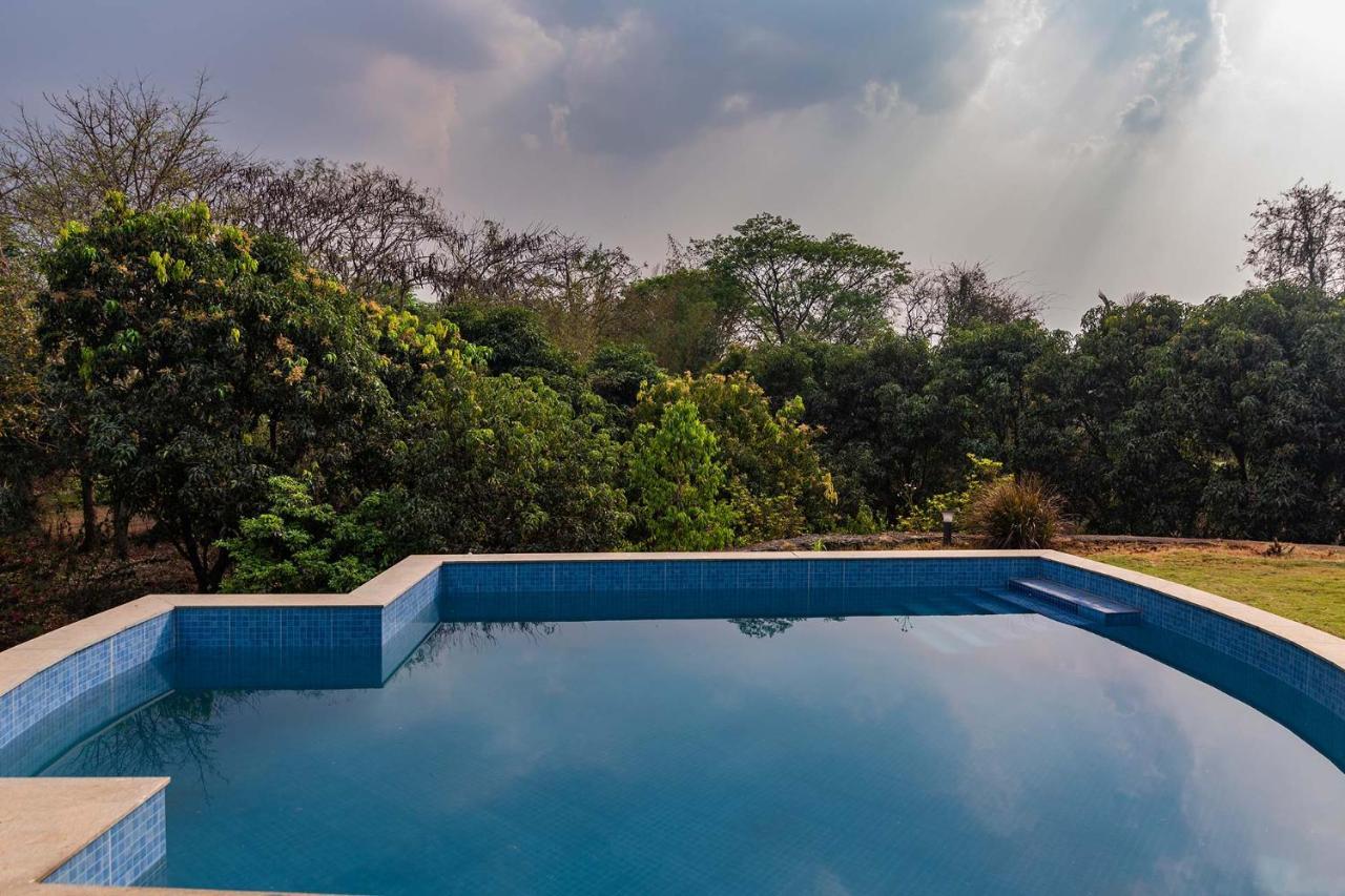 Aqua & Sage By Stayvista - Riverside Villa With Pool & Terrace คาร์จัต ภายนอก รูปภาพ